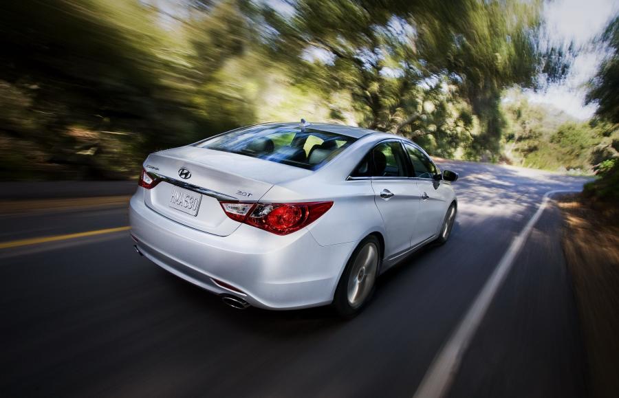  Hyundai Sonata 2010 года  (фото 9 из 162)